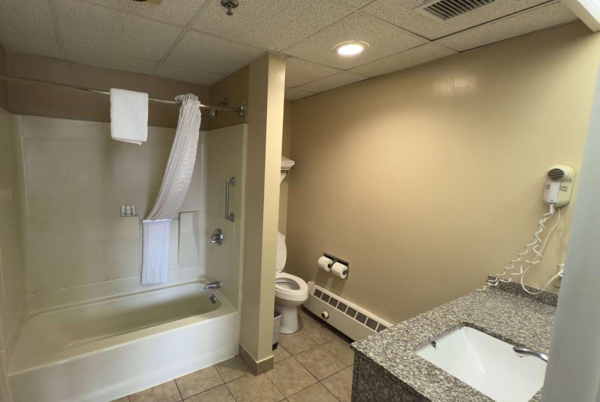 Ramada By Wyndham Seekonk Providence Area Esterno foto