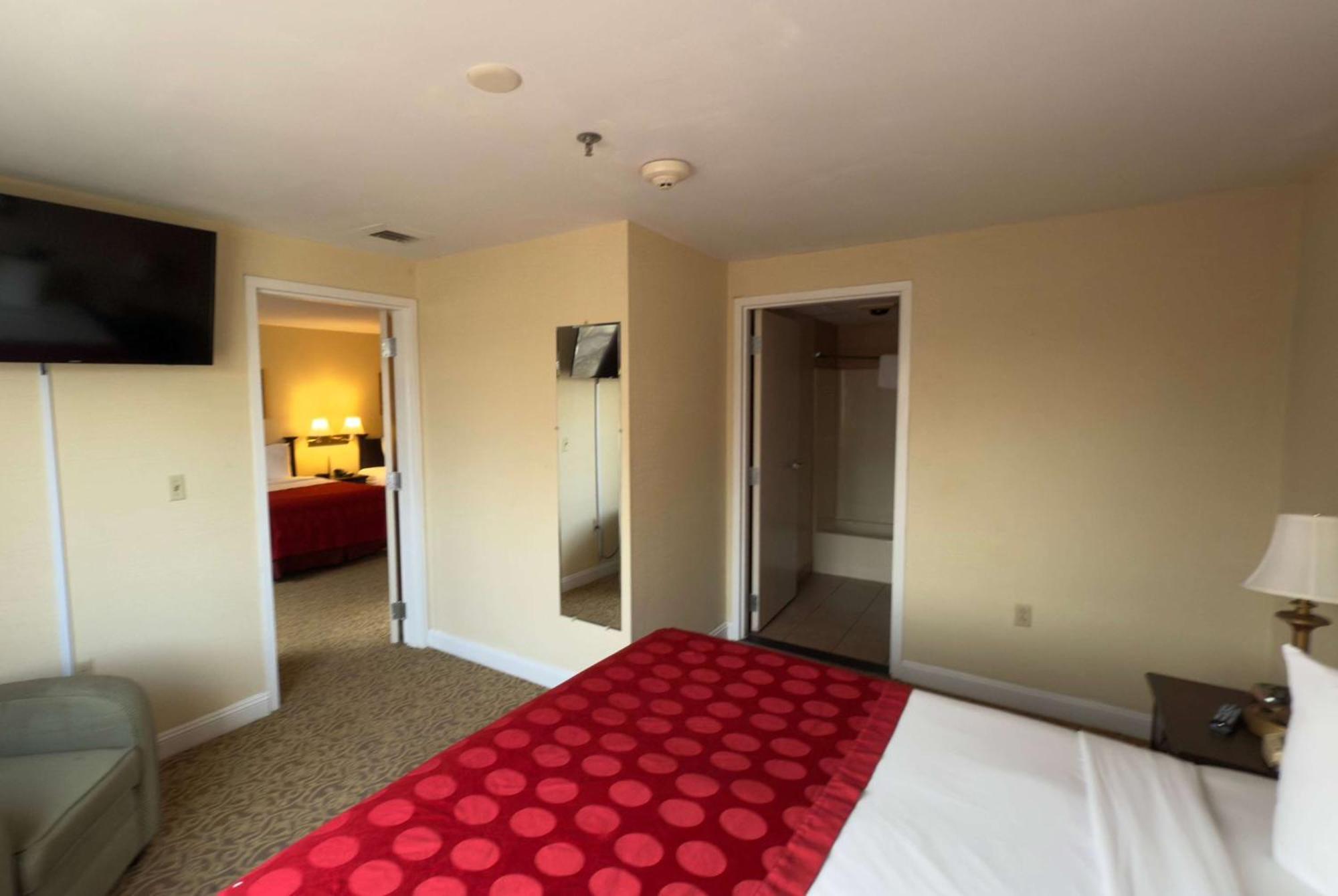 Ramada By Wyndham Seekonk Providence Area Esterno foto