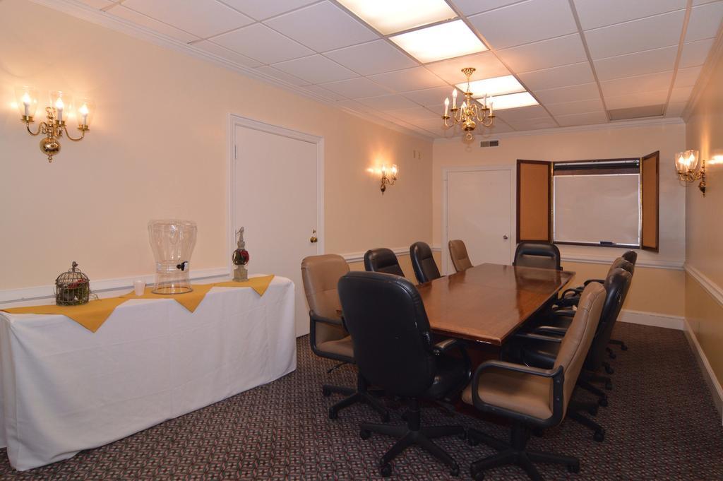Ramada By Wyndham Seekonk Providence Area Esterno foto