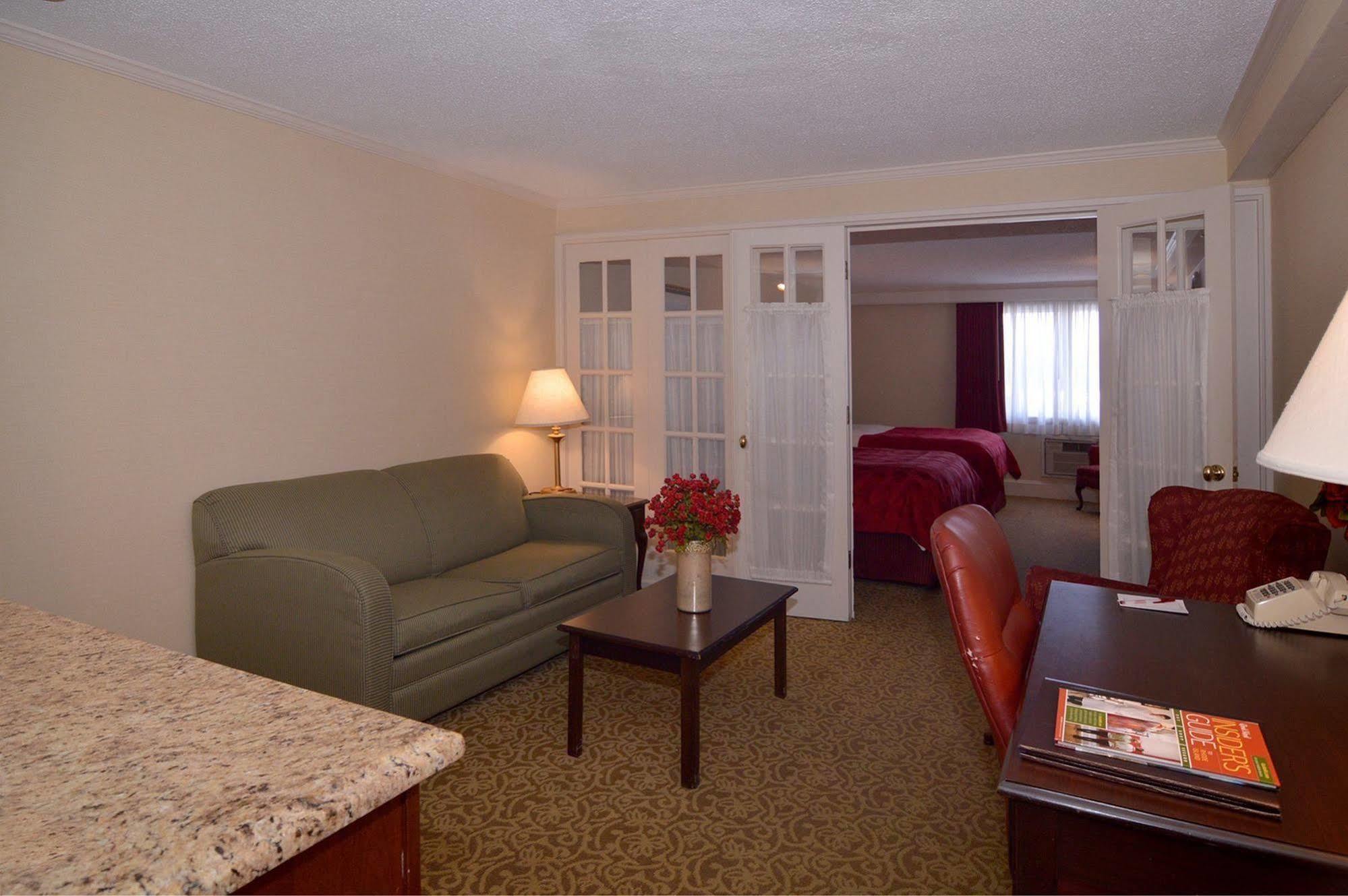 Ramada By Wyndham Seekonk Providence Area Esterno foto
